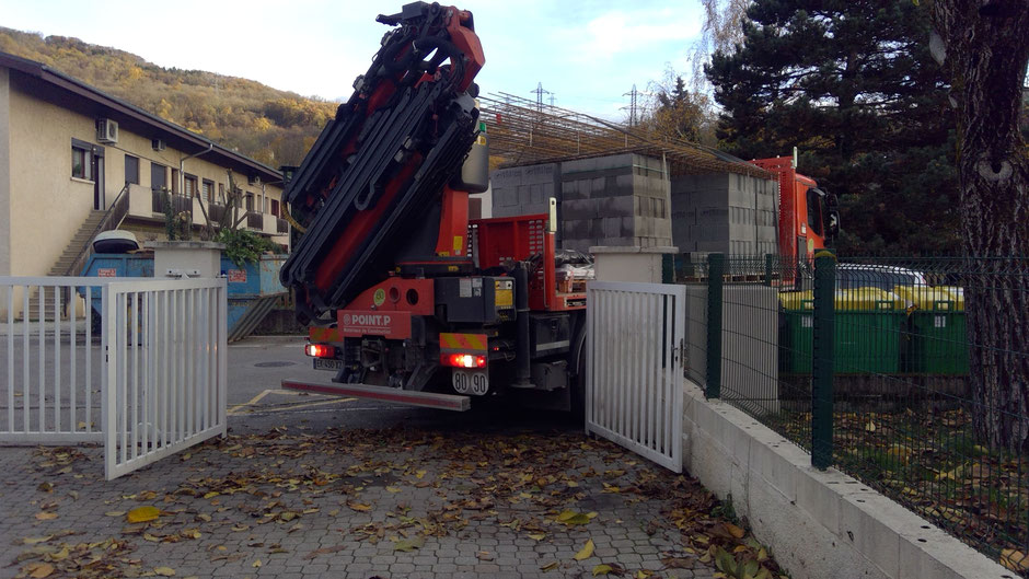 Première livraison de parpaings