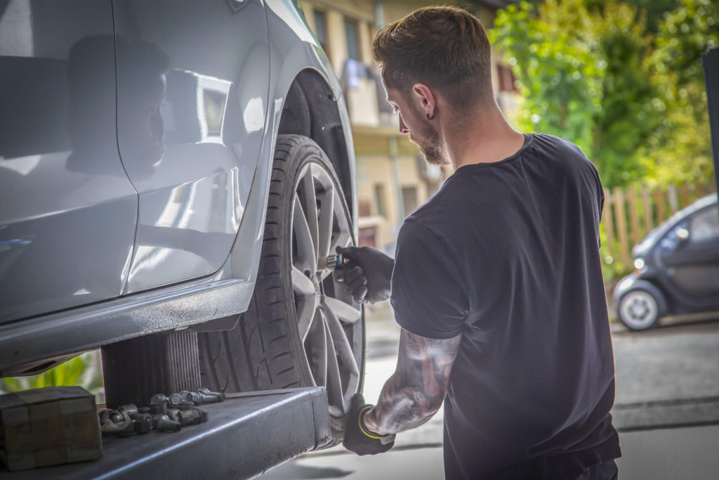 Un guide complet pour vérifier et préparer votre voiture pour l'hiver