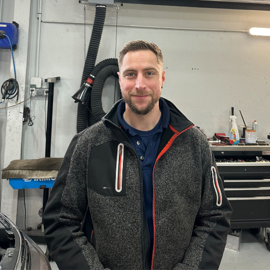 Adrien chef datelier eybens sport auto