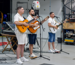 Groupe de musique soirée d'inauguration